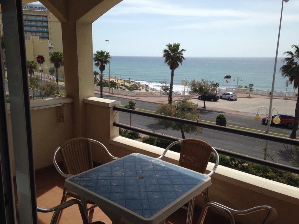 Apartamentos Torreon Del Mar 베날마데나코스타 객실 사진